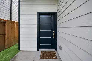 8601 Amadwe St, Houston, TX 77051 - Photo 9
