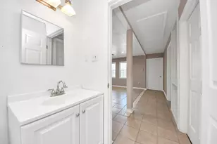 5202 Pensdale St, Houston, TX 77033 - Photo 13