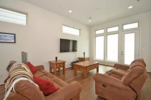 2713 Clay St, Houston, TX 77003 - Photo 3