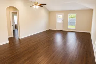 110 Rodeo Dr, Manvel, TX 77578 - Photo 5