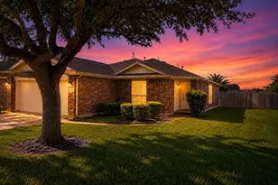110 Rodeo Dr, Manvel, TX 77578 - Photo 1