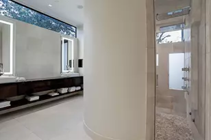 721 E Creekside Ln, Houston, TX 77024 - Photo 17