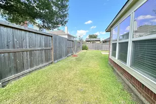 1307 Surecrop Ln, Pasadena, TX 77504 - Photo 17
