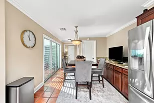 419 E Fair Harbor Ln, Houston, TX 77079 - Photo 13