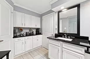 419 E Fair Harbor Ln, Houston, TX 77079 - Photo 25