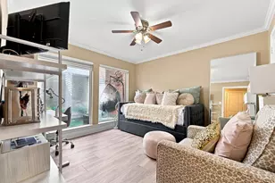 419 E Fair Harbor Ln, Houston, TX 77079 - Photo 15