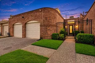 419 E Fair Harbor Ln, Houston, TX 77079 - Photo 9
