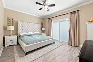 419 E Fair Harbor Ln, Houston, TX 77079 - Photo 19