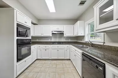 409 Pecore Street, Houston, TX 77009 - Photo 11