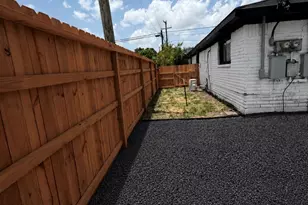 3702 Cochran St, Houston, TX 77009 - Photo 9