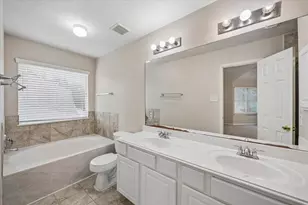 10307 Turrett Point Ln, Houston, TX 77064 - Photo 7