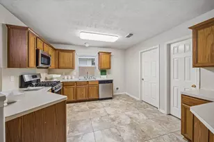 10307 Turrett Point Ln, Houston, TX 77064 - Photo 3