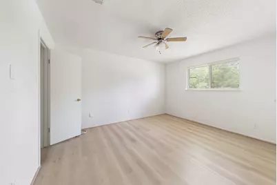 700 Lyle West Avenue #B, Cleveland, TX 77327 - Photo 15