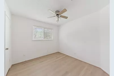 700 Lyle West Avenue #B, Cleveland, TX 77327 - Photo 7