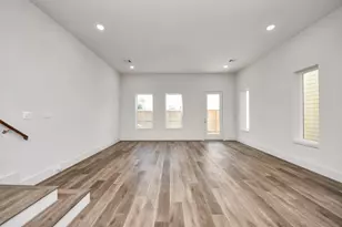 881 Rachel St, Houston, TX 77091 - Photo 9