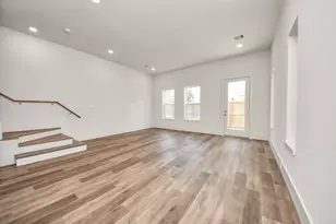 881 Rachel St, Houston, TX 77091 - Photo 3