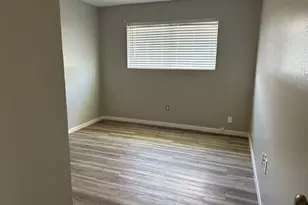 221 Austin St, Angleton, TX 77515 - Photo 5