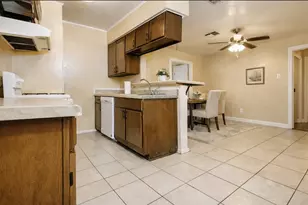 10818 Long Gate Dr, Houston, TX 77047 - Photo 3