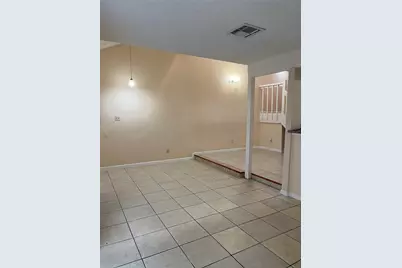 7064 Greenway Chase Street, Houston, TX 77072 - Photo 9