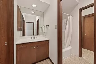 10614 Fairlane Dr, Houston, TX 77024 - Photo 19