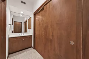 10614 Fairlane Dr, Houston, TX 77024 - Photo 21