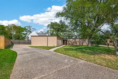 10614 Fairlane Drive, Houston, TX 77024 - Photo 3