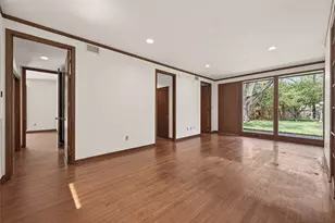 10614 Fairlane Dr, Houston, TX 77024 - Photo 13