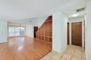2030 Creek Valley Ln, Sugar Land, TX 77478 - Photo 13