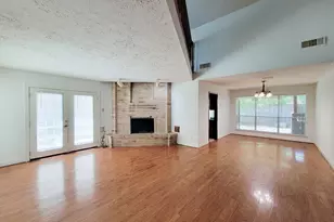 2030 Creek Valley Ln, Sugar Land, TX 77478 - Photo 15