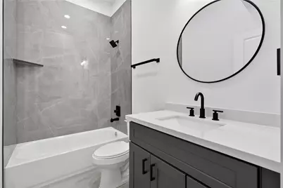 4822 Creekmont Drive #B, Houston, TX 77091 - Photo 9
