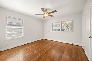 2018 Woodvine Dr, Houston, TX 77055 - Photo 17