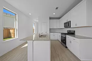 1806 Glacier Gorge Trl, Dayton, TX 77535 - Photo 3