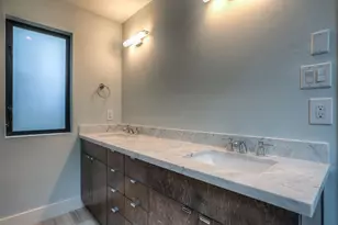 4127 Underwood St, Houston, TX 77025 - Photo 9