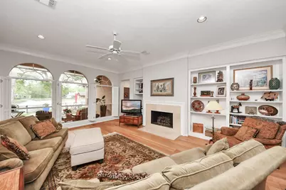 19 Wild Meadow Court, The Woodlands, TX 77380 - Photo 9