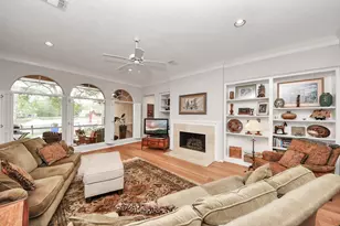 19 Wild Meadow Ct, The Woodlands, TX 77380 - Photo 9