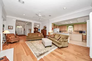 19 Wild Meadow Ct, The Woodlands, TX 77380 - Photo 11