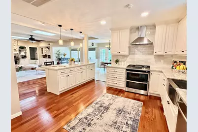 13511 Queensbury Lane, Houston, TX 77079 - Photo 15