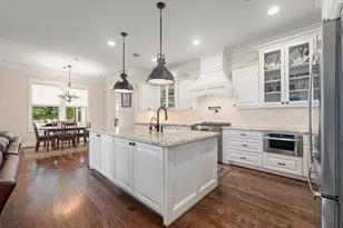 1639 Du Barry Ln, Houston, TX 77018 - Photo 9