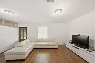 7511 Arnim St, Houston, TX 77087 - Photo 3