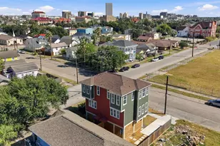 1201 28th St, Galveston, TX 77550 - Photo 7