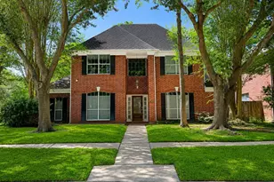 1103 Glendale Dr, Sugar Land, TX 77479 - Photo 1