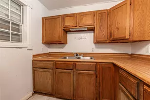 420 17th Ave N, Texas City, TX 77590 - Photo 7