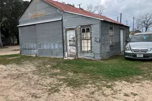 312 S Mechanic St, El Campo, TX 77437 - Photo 13