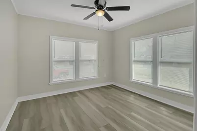 115 E James Street, Baytown, TX 77520 - Photo 5