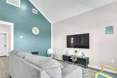 1079 Cedar Lane, Gilchrist, TX 77617 - Photo 23