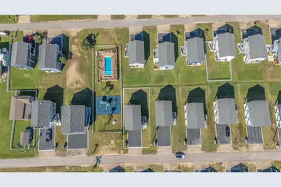 1079 Cedar Lane, Gilchrist, TX 77617 - Photo 35