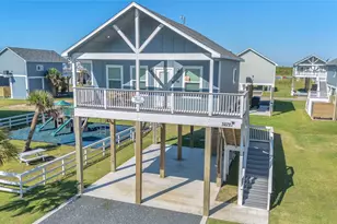 1079 Cedar Ln, Gilchrist, TX 77617 - Photo 3