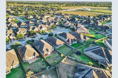 11119 Mineral Island Lane, Richmond, TX 77406 - Photo 7