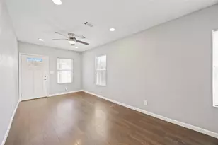 3810 Rawley St, Houston, TX 77020 - Photo 9
