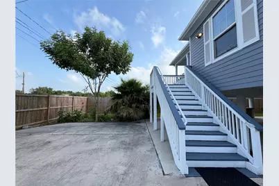 1130 10th Street, Dickinson, TX 77539 - Photo 3